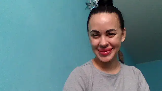 Stefaniyaxq online show from 5, 10, 2025