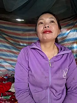 Snapshot of miomio-12 chatting on 5, 4, 2026 miomio-12 online show from 5, 4, 2026