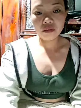 miomio-12 online show from 17, 10, 2025