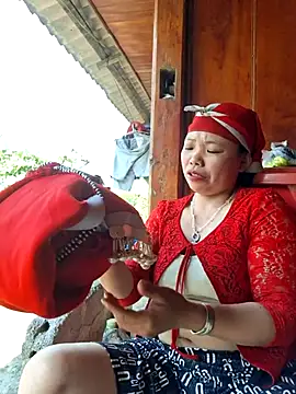 Snapshot of miomio-12 chatting on 8, 4, 2026 miomio-12 online show from 8, 4, 2026