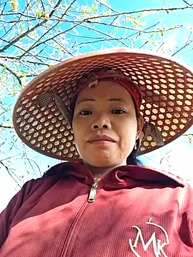 miomio-12 online show from 23, 10, 2025