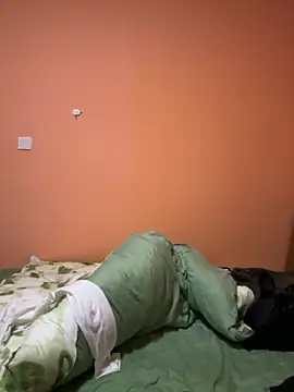 Snapshot of qingzi1218 chatting on 11, 10, 2025 qingzi1218 online show from 11, 10, 2025