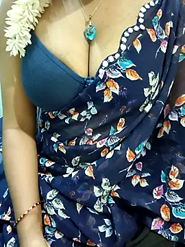 Snapshot of Chennai-couples chatting on 15, 7, 2026 Chennai-couples online show from 15, 7, 2026