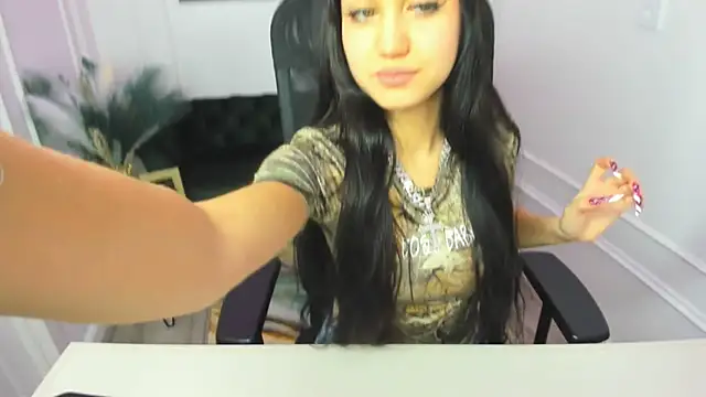 TiffanyYounge online show from 6, 3, 2026