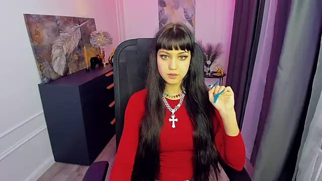 TiffanyYounge online show from 13, 4, 2026