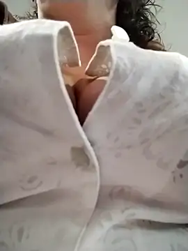 -saraqueen- online show from 22, 10, 2025