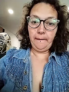 -saraqueen- online show from 16, 10, 2025