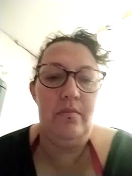 -saraqueen- online show from 4, 11, 2025