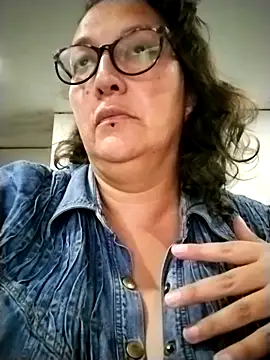 -saraqueen- online show from 28, 11, 2025