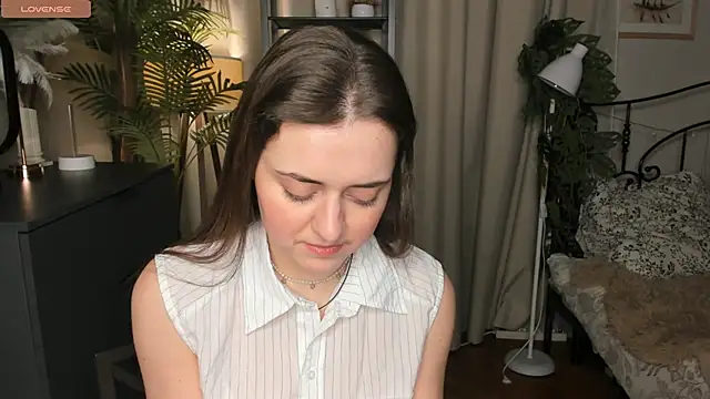 ThelmaJusto online show from 5, 12, 2025