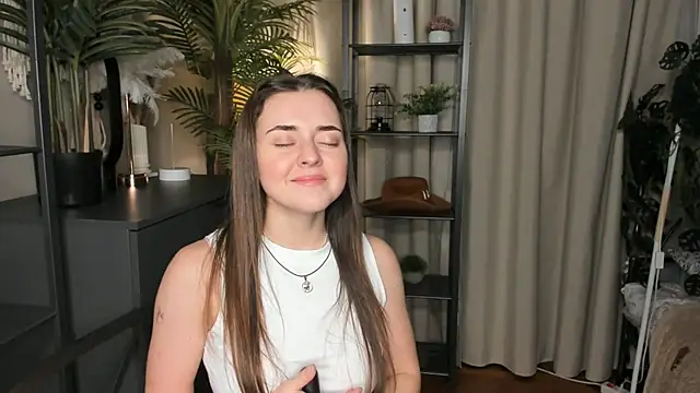 ThelmaJusto online show from 17, 11, 2025