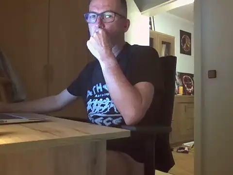 SilkenQuip online show from 6, 10, 2025