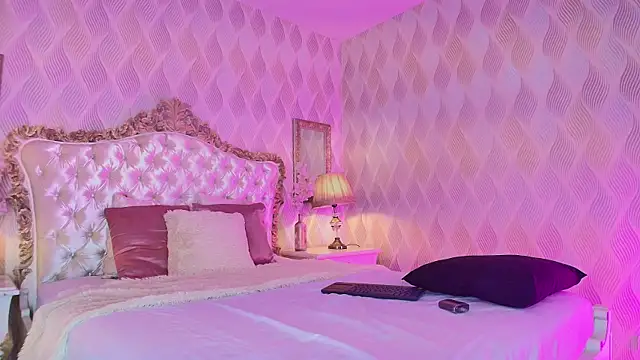 Kylie Foxx online show from 14, 11, 2025