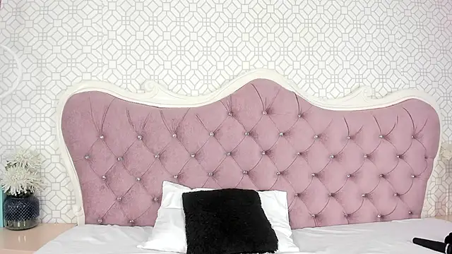 MarcelaCortes online show from 18, 4, 2026