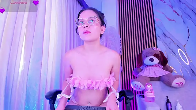 alejagarcia  online show from 17, 4, 2026