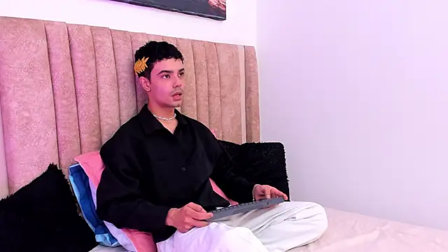 Timothe Evans online show from 14, 11, 2025