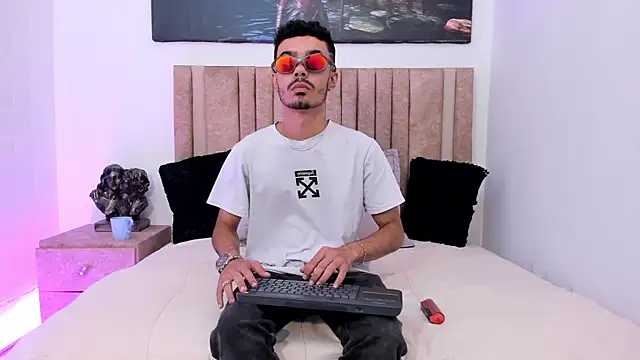 Timothe Evans online show from 24, 10, 2025