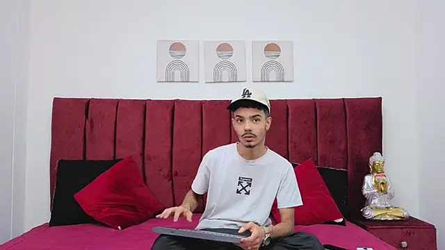 Timothe Evans online show from 8, 10, 2025