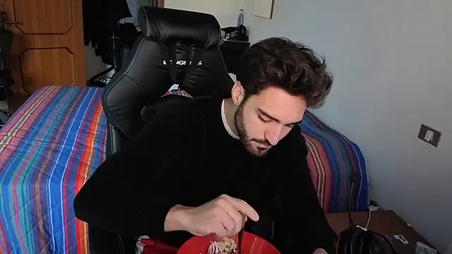 Al3xox02 online show from 31, 3, 2026