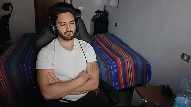 Al3xox02 online show from 15, 4, 2026