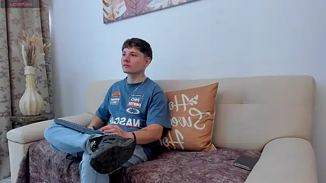 Leoo Miller online show from 11, 10, 2025