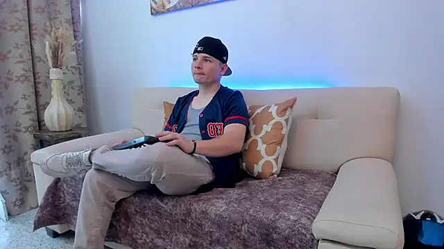 Leoo Miller online show from 10, 10, 2025