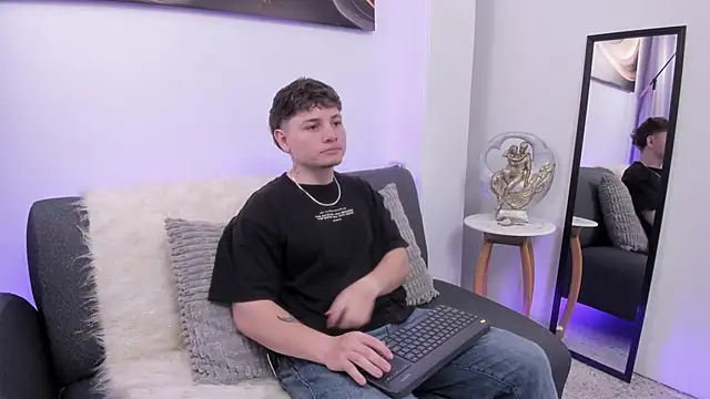 Leoo Miller online show from 20, 12, 2025