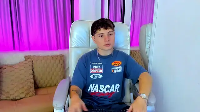 Leoo Miller online show from 4, 11, 2025