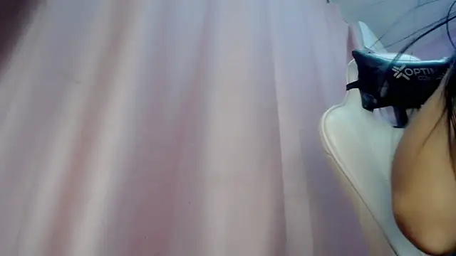 Snapshot of cielooo_ chatting on 5, 4, 2026 cielooo online show from 5, 4, 2026