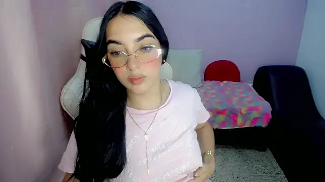 Snapshot of cielooo_ chatting on 6, 4, 2026 cielooo online show from 6, 4, 2026