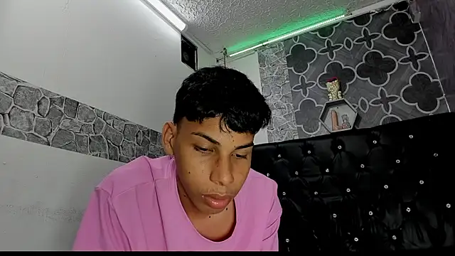 sexyboys cutex18 online show from 15, 3, 2026