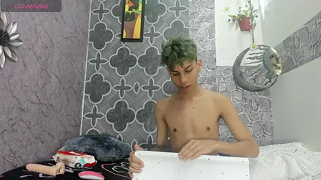 sexyboys cutex18 online show from 8, 1, 2026