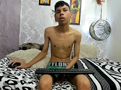 sexyboys cutex18 online show from 3, 11, 2025