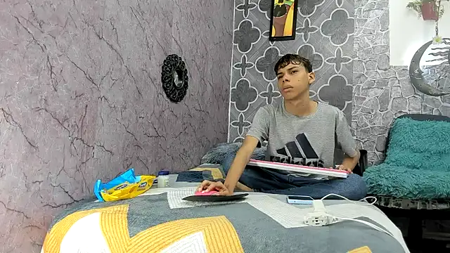 sexyboys cutex18 online show from 18, 12, 2025