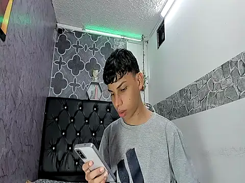 sexyboys cutex18 online show from 20, 3, 2026