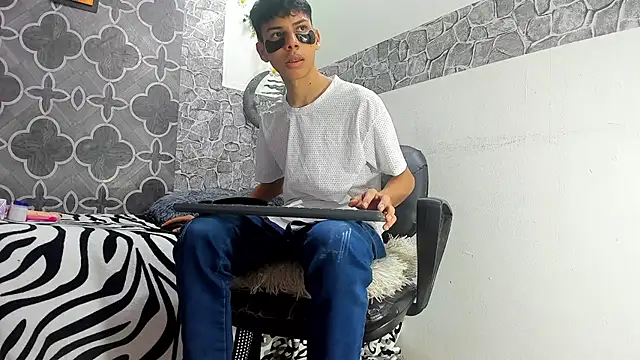 sexyboys cutex18 online show from 5, 2, 2026