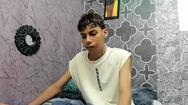 sexyboys cutex18 online show from 20, 12, 2025