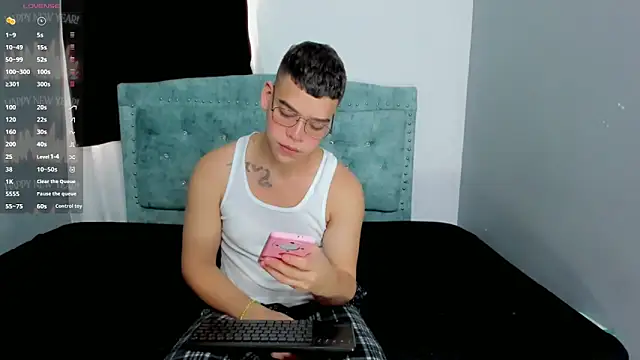 alex boyy online show from 11, 10, 2025