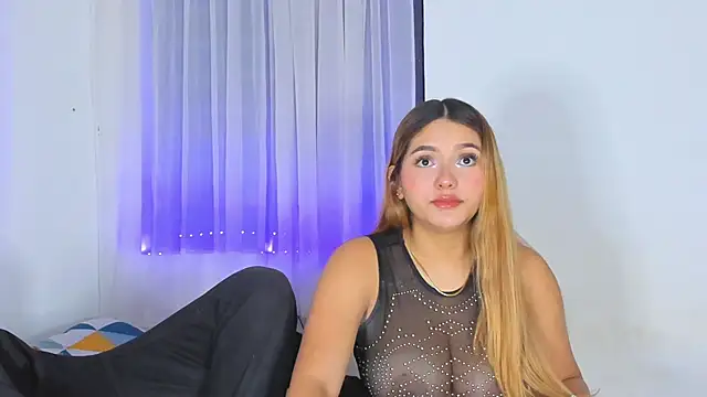 Snapshot of Sexy_Couple_Xx chatting on 23, 10, 2025 Sexy Couple Xx online show from 23, 10, 2025