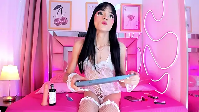 Nefera Noxx online show from 2, 11, 2025