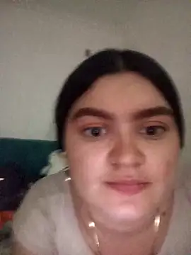 Mia glow  online show from 15, 10, 2025