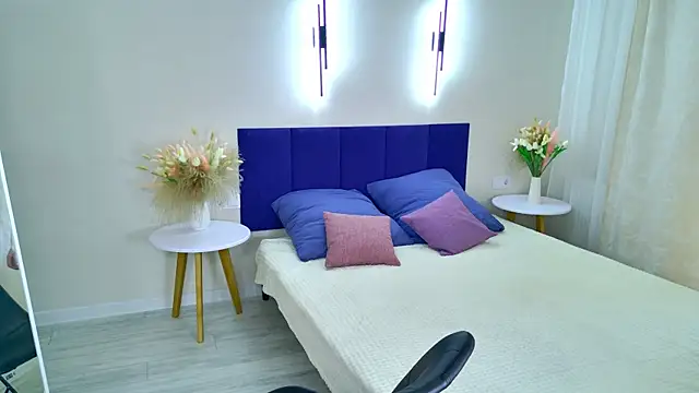 Alexis Lovely online show from 8, 4, 2026