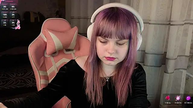 KristiBloom online show from 6, 3, 2026