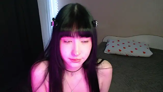 NaemiiBlush online show from 2, 11, 2025