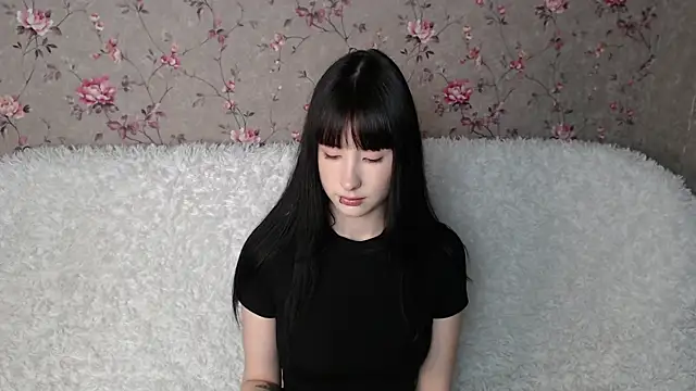 NaemiiBlush online show from 9, 5, 2026
