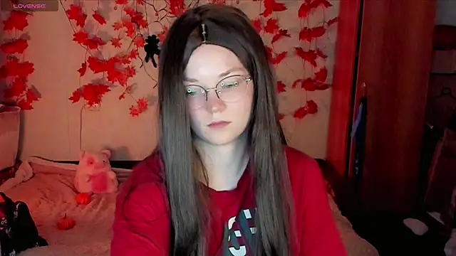 HoneyDazzle online show from 10, 10, 2025