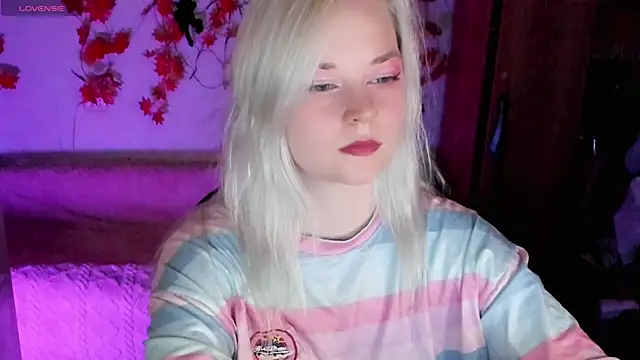 HoneyDazzle online show from 24, 10, 2025