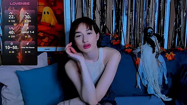 Olivia Grantt online show from 31, 10, 2025