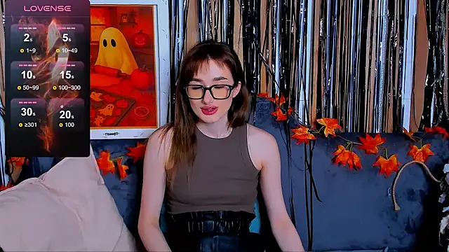 Olivia Grantt online show from 1, 11, 2025