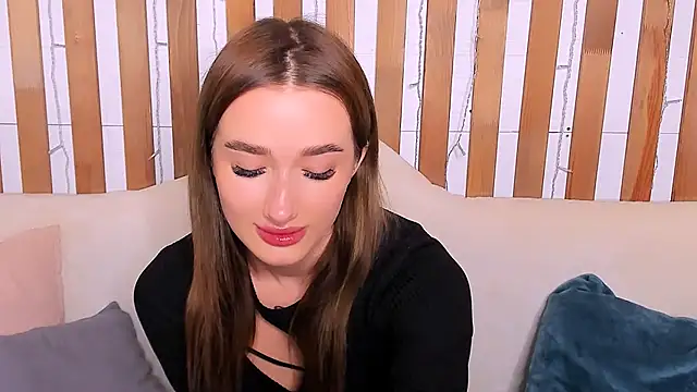 Olivia Grantt online show from 7, 10, 2025